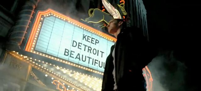 Chrysler обложил хуями водителей через Twitter