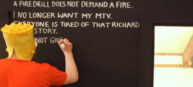 В Малайзии мужчину приговорили к 100 твитам с извинениями